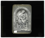 Musée archéologique de Liège (Belgique), bas-relief en pierre XIIème siècle représentant la Vierge à l'enfant.