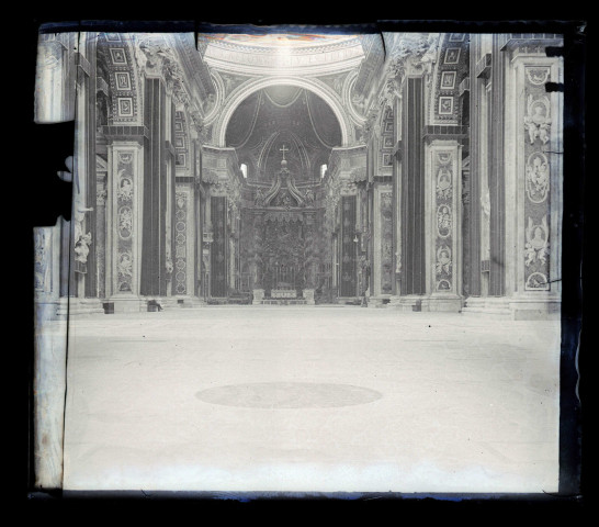 Intérieur d'une cathédrale italienne.