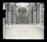 Intérieur d'une cathédrale italienne.