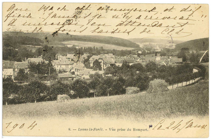 Lyons-la-Forêt. Vue prise du Rempart.