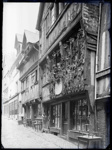 Maison à pans de bois d'un brocanteur de Lisieux (Calvados).