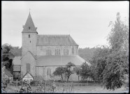 Vue de l'église Notre-Dame de Lonlay-l'Abbaye (Orne).