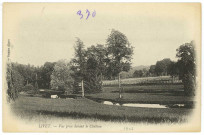 Livet-sur-Authou. Vue prise devant le Château.