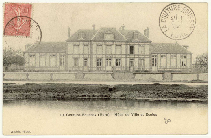 Couture-Boussey (La). Hôtel de Ville et Ecoles.