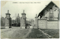 Evreux-Ville. École Saint François de Sales, Grille Entrée.
