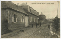 Saussay-la-Vache. Rue du Centre.