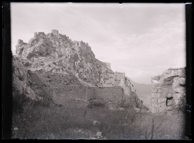 Forteresse, réduit royal de Kozan (Sis) (Turquie) (notice PA).
