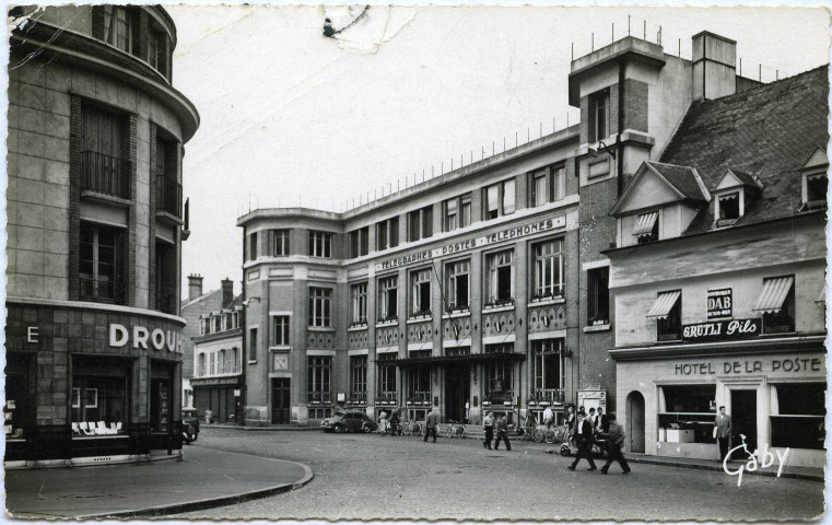 Evreux-Ville. Hôtel des PTT.