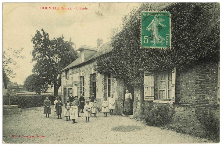 Houville-en-Vexin. L'Ecole.