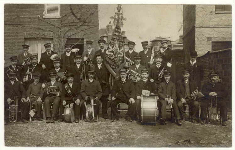 Daubeuf-la-Campagne. Fanfare.