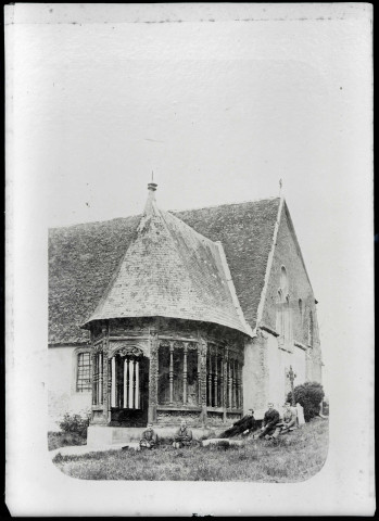 Porche en bois de l'église Saint-Sulpice de Ry (Seine-Maritime).
