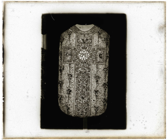 Chasuble de l'Hôpital-Hospice Saint-Jacques du Petit-Andely, aux Andelys (Eure, France).