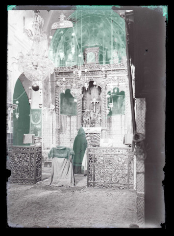 Intérieur d'un édifice religieux chrétien.