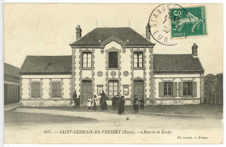 Saint-Germain-de-Fresney. Mairie et Ecole.