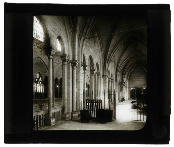 Collégiale Notre-Dame de Mantes-la-Jolie (), tribune côté sud.
