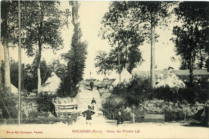 Bouafles. Camp des Pilotins (4).