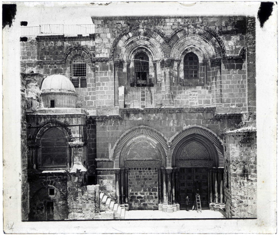 Façade de l'église du Saint-Sépulcre de Jérusalem (Israël).