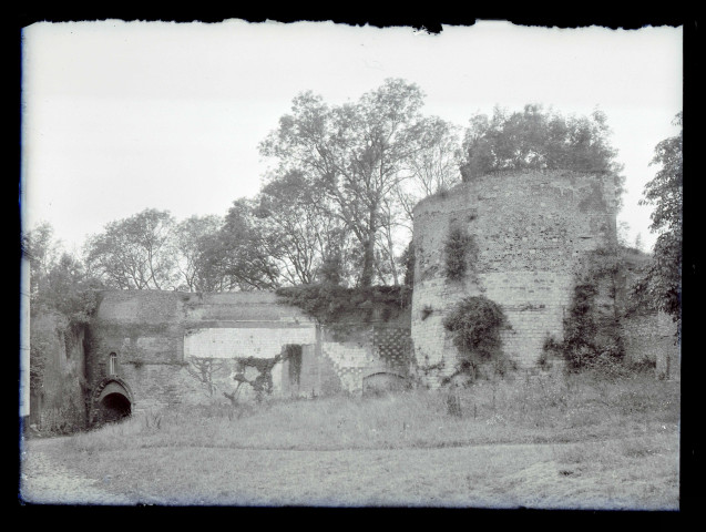 Tour et remparts de Montreuil-sur-Mer (Pas-de-Calais).