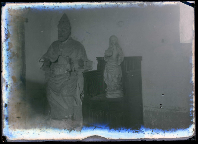 Statue de Saint-Pierre de l'église d'Aulnay-sur-Iton (Eure).