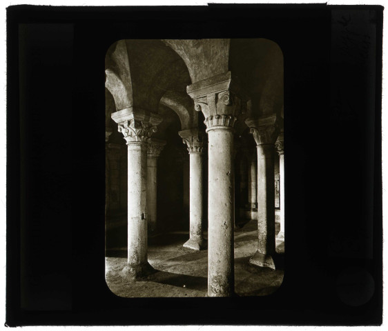 Abbaye aux Dames de Caen (Calvados), crypte.