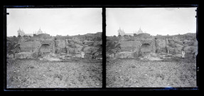 Ruines, vestiges et vue sur la cathédrale Notre-Dame-d'Afrique à Alger (Algérie).