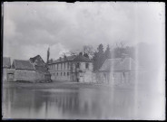 Entrée du parc du château d'Orgeville (Eure) près de l'asile Saint-Charles.