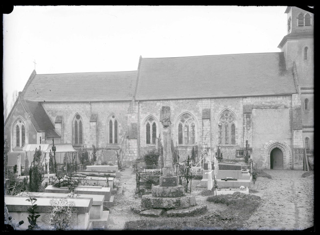 L'église et le cimetière de Berville-sur-Mer (Eure).