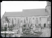 L'église et le cimetière de Berville-sur-Mer (Eure).
