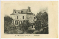 Saint-Pierre-des-Cerceuils. Le Presbytère.