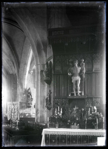 Intérieur et statue de Saint-Quentin de l'église de Poses (Eure).