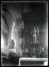Intérieur et statue de Saint-Quentin de l'église de Poses (Eure).