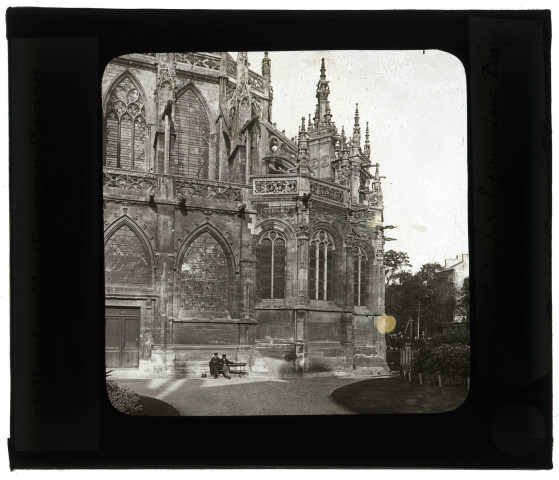 Église Saint-Pierre de Caen (Calvados), chevet côté sud.