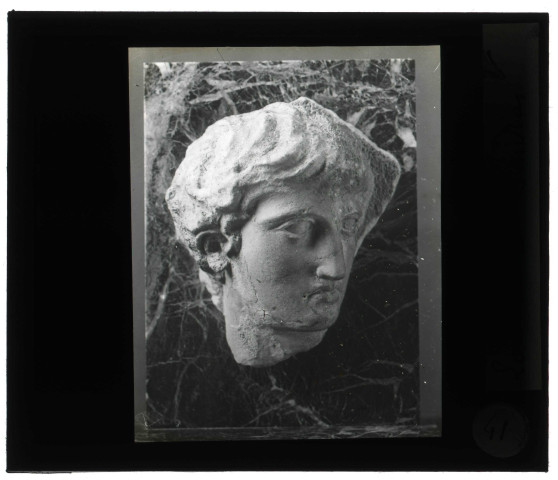 Musée du Louvre à Paris, fragment de la frise du Parthénon à l'Acropole d'Athènes (Grèce).