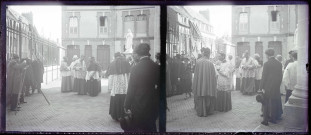 Procession en l'honneur de la béatification de Sainte-Thérèse de Lisieux à Lisieux (Calvados).