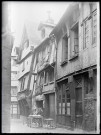 Maison de la boucherie avant l'incendie du 20 mai 1934 de Caudebec-en-Caux (Seine-Maritime).