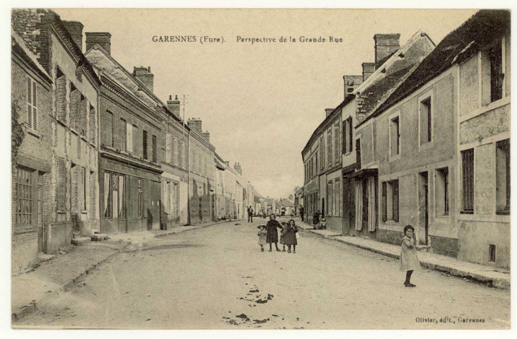 Garennes-sur-Eure. Perspective de la Grande Rue.