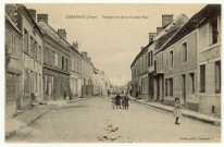 Garennes-sur-Eure. Perspective de la Grande Rue.