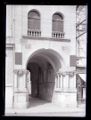 Galerie de l'Hôtel de Ville (palais royal bâti par Clovis II) à Attigny (Ardennes).