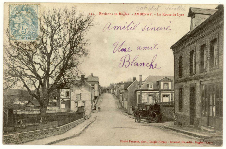 Ambenay. La route de Lyre.