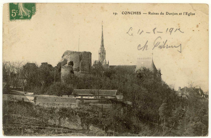 Conches-en-Ouche. Ruines du Donjon et l'Eglise.