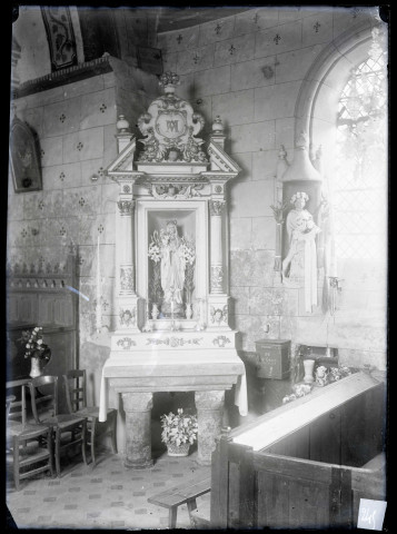 Autel de la Vierge et statue de Saint-Gilles de l'église de Giverville (Eure).