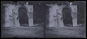 Ruines et vestiges de temple romain à Rome (Italie).