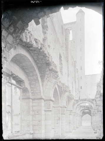 Ruines et vestiges de l'abbaye de Jumièges (Seine-Maritime).