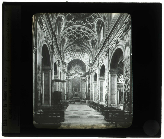 Intérieur de l'église Saint-Louis des français de Rome (Italie).