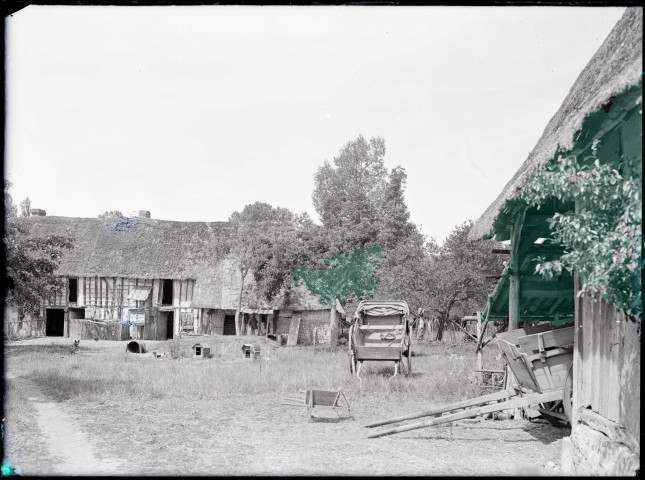 Ferme à pans de bois.