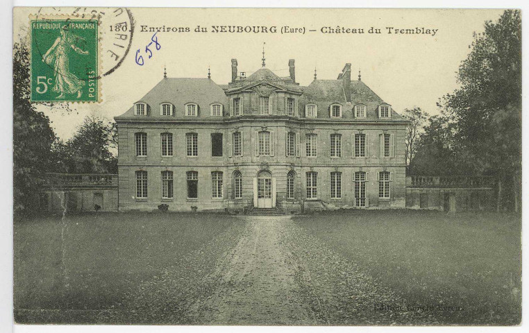 Tremblay-Omonville (Le). Château du Tremblay.