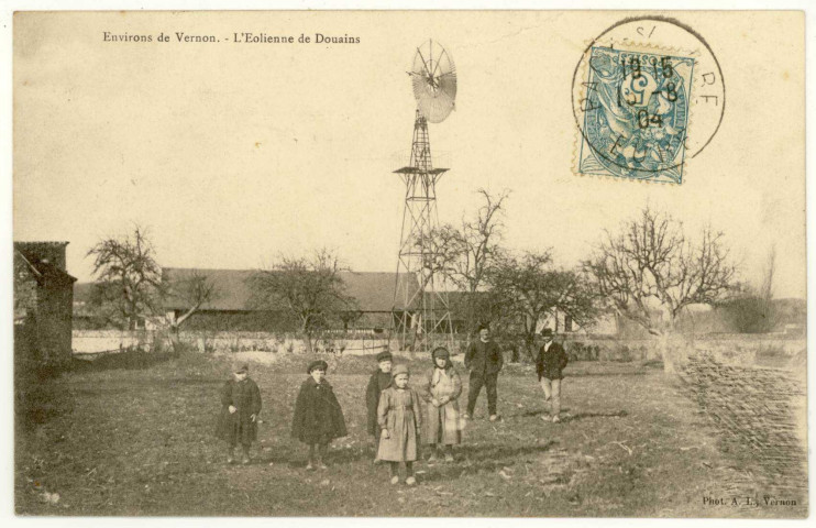 Douains. L'Eolienne de Douains.