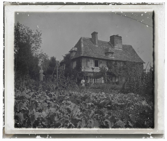 Chaumière normande et son potager.