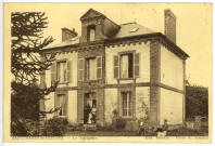 Saint-Mards-de-Fresne. Le Presbytère.
