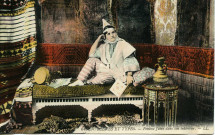 Femme Juive dans son intérieur
